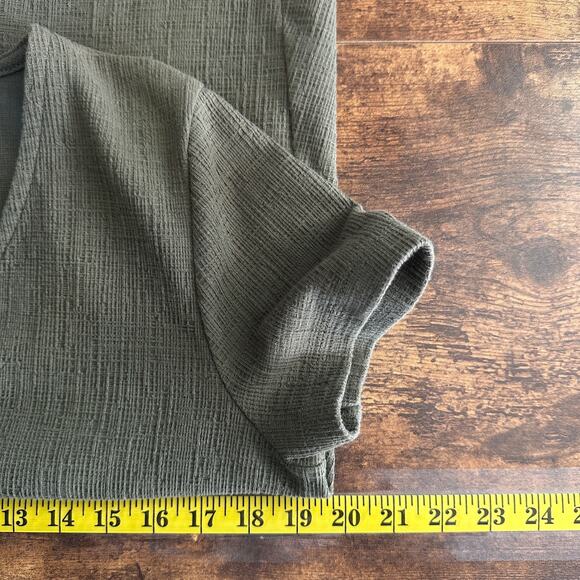 J Crew Textured VNeck Top Medium Green Cropped Boxy Front Tie Preppy Beachy - Picture 3 of 9